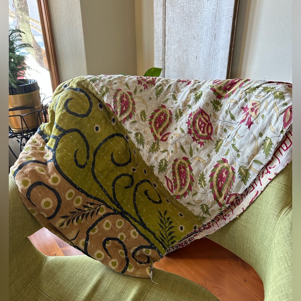 Decorative Throw Lightweight Blanket